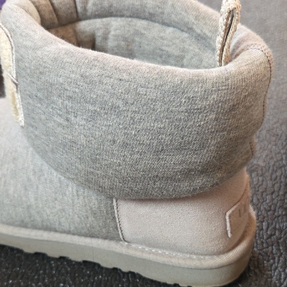 UGG Light Gray Knit Boots - Picture 6 of 15